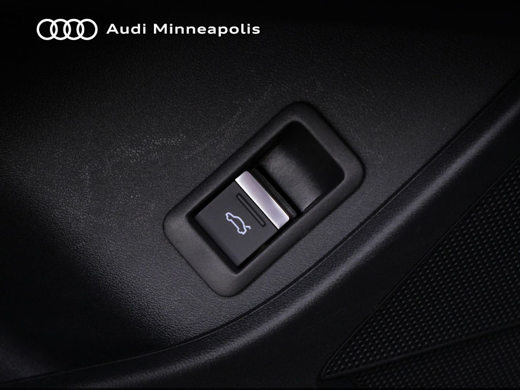 Thumbnail: 2023 Audi Q4 e-tron - 20