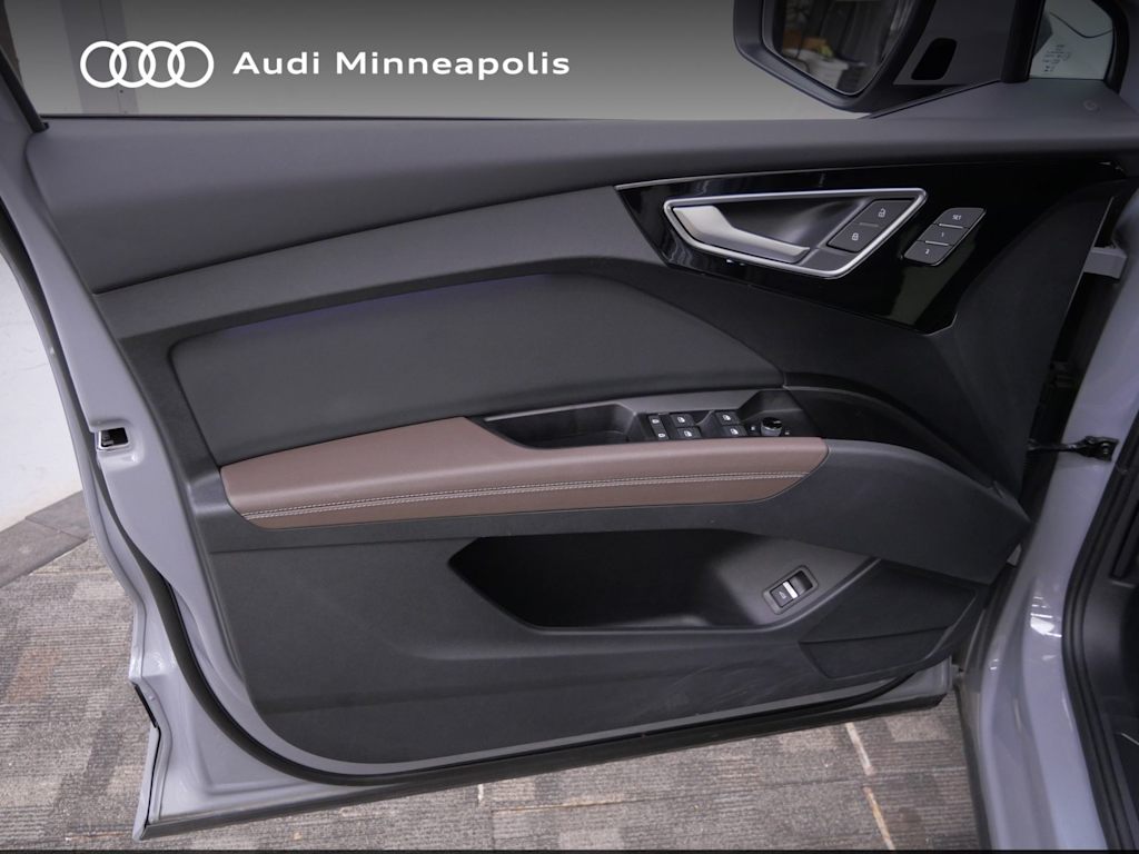Thumbnail: 2023 Audi Q4 e-tron - 16
