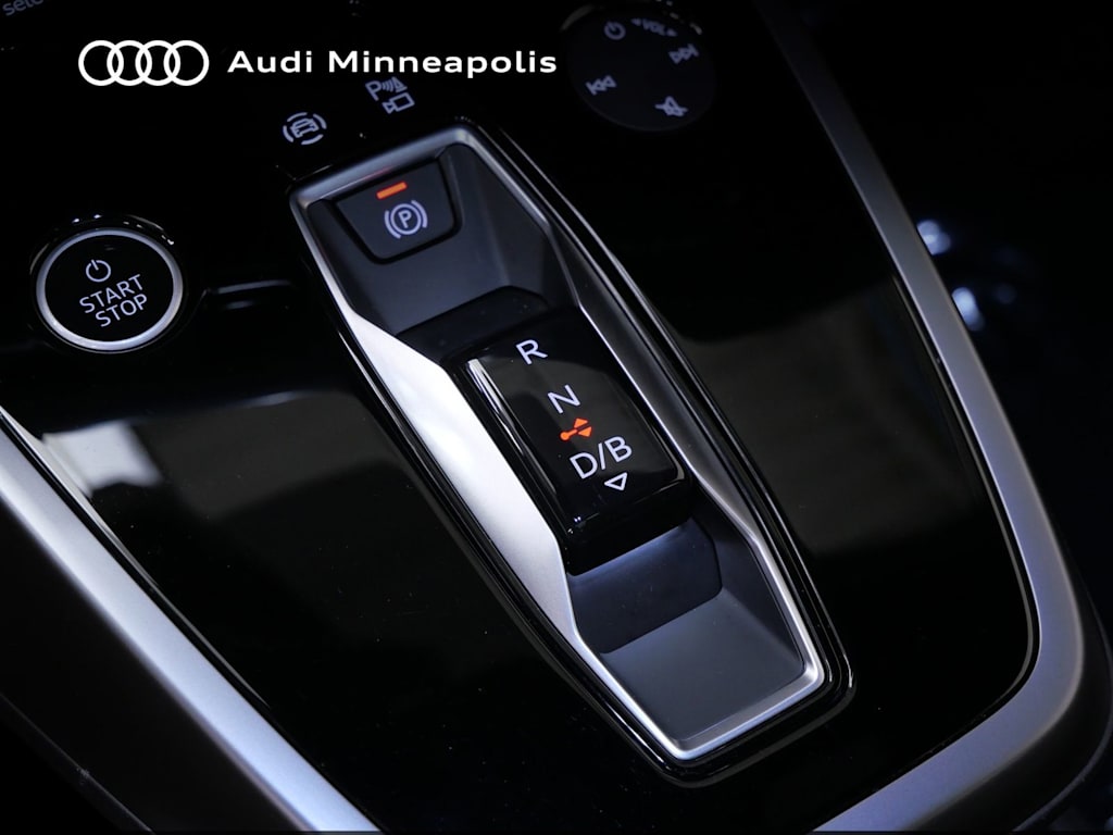 Thumbnail: 2023 Audi Q4 e-tron - 9
