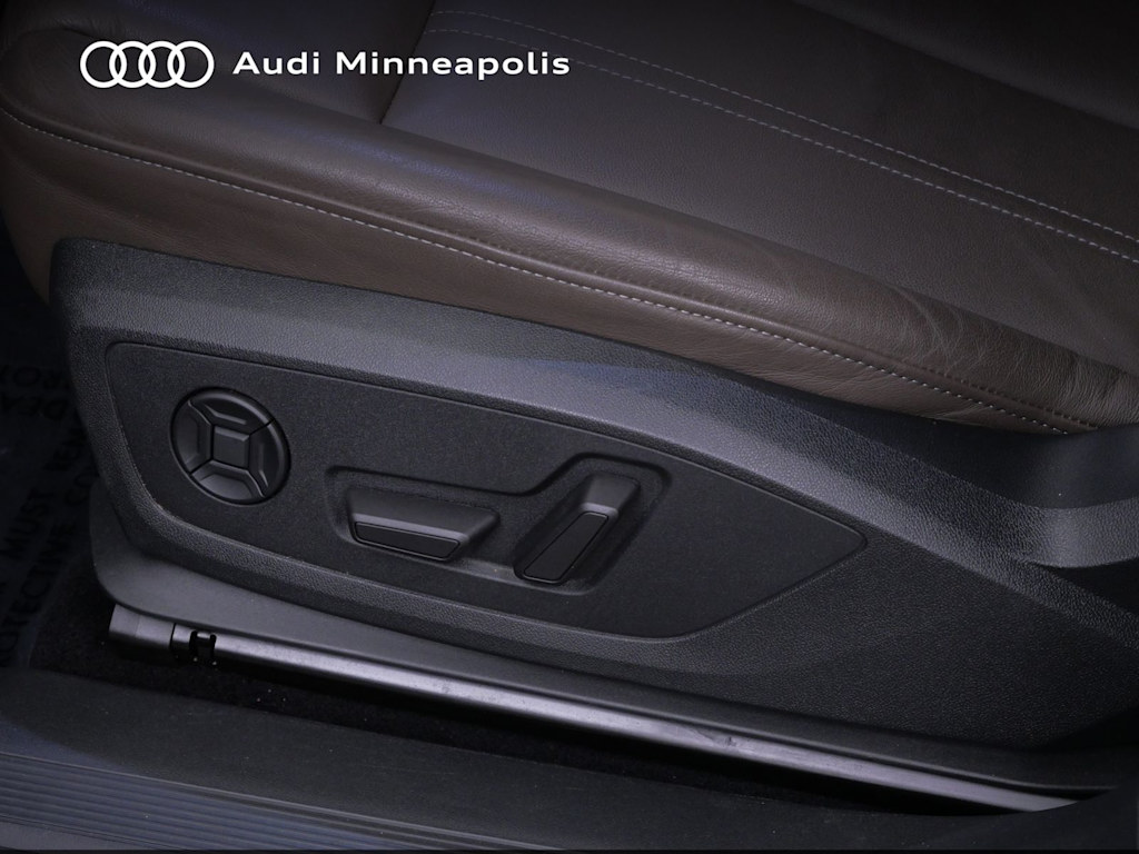 Thumbnail: 2023 Audi Q4 e-tron - 17