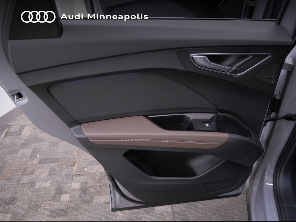 Thumbnail: 2023 Audi Q4 e-tron - 18