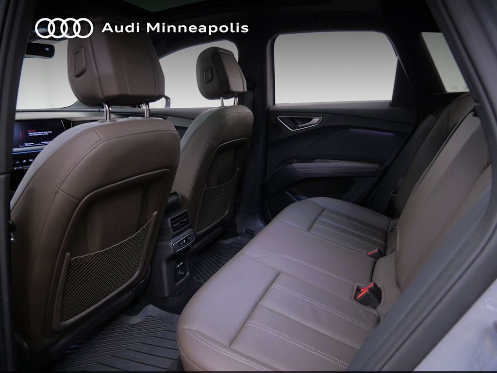 Thumbnail: 2023 Audi Q4 e-tron - 7