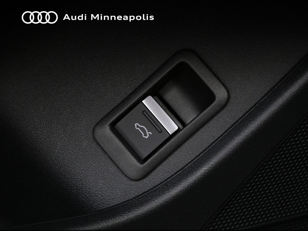 Thumbnail: 2023 Audi Q4 e-tron - 20