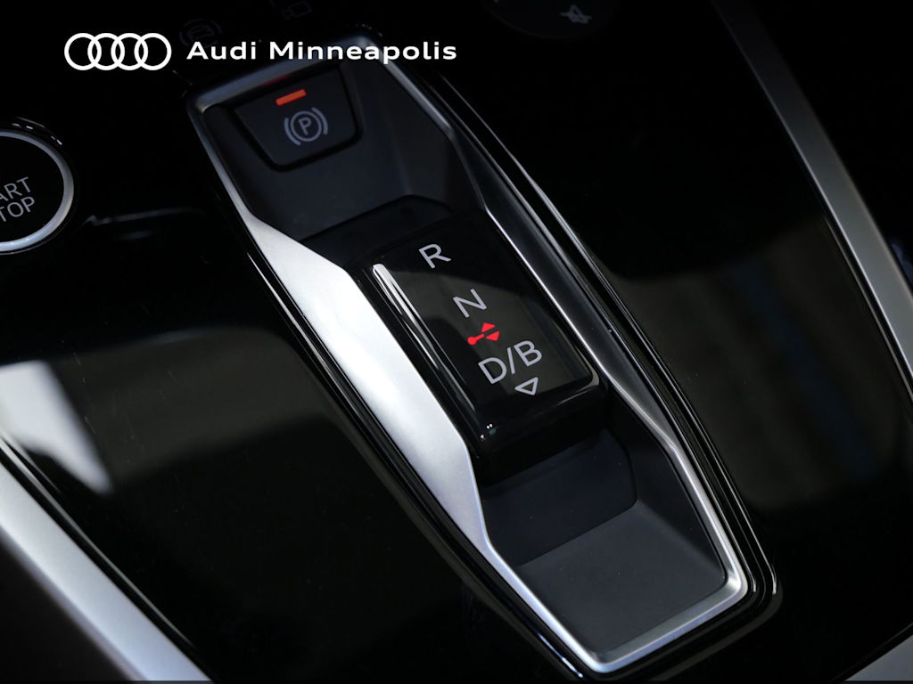 Thumbnail: 2023 Audi Q4 e-tron - 9