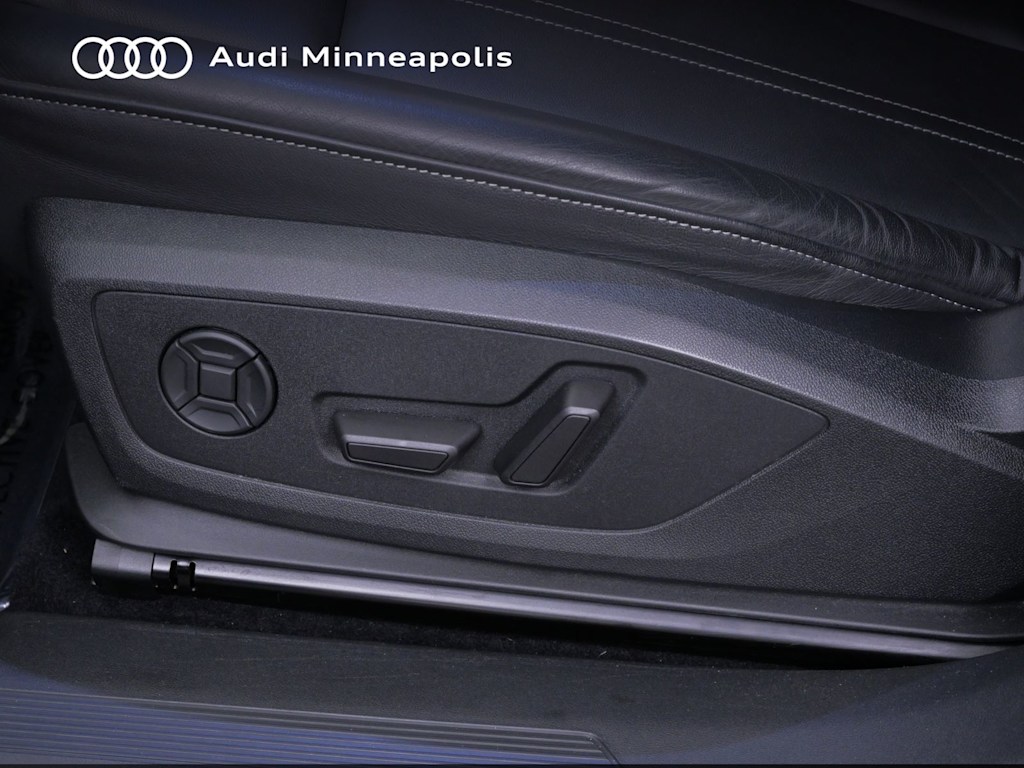 Thumbnail: 2023 Audi Q4 e-tron - 17