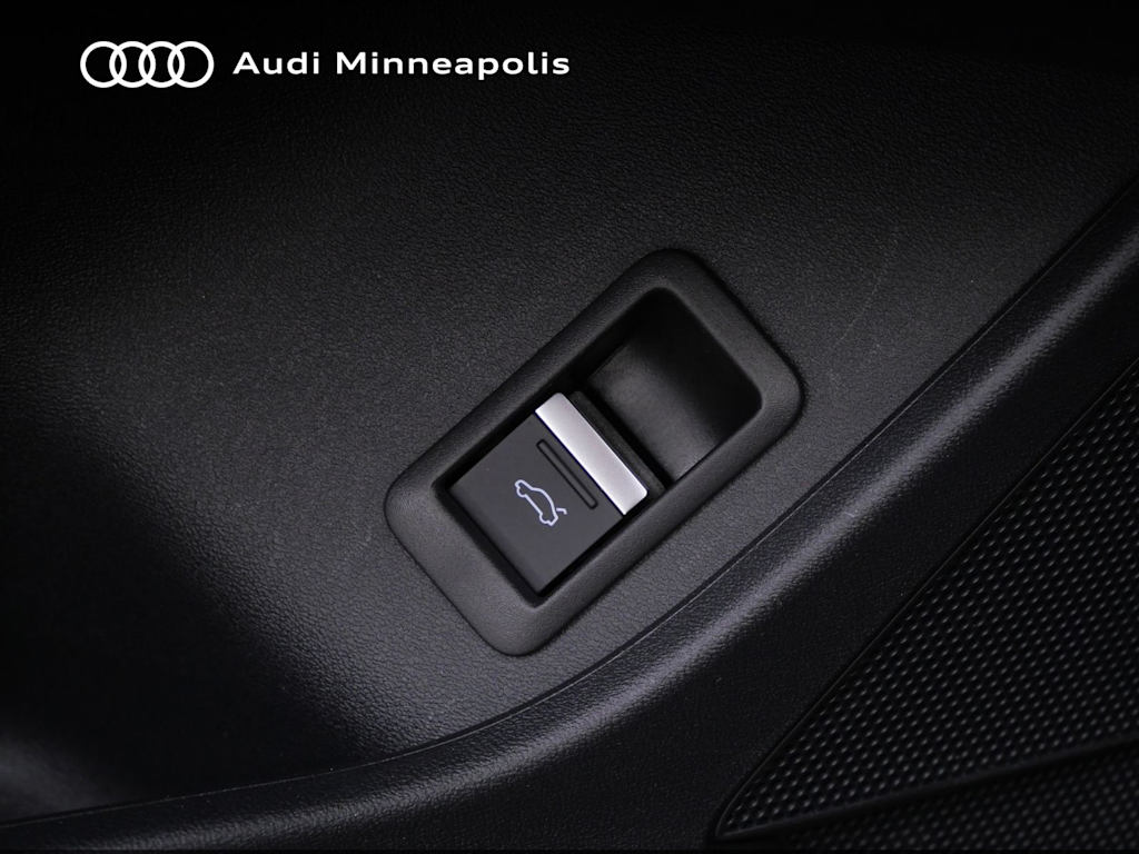 Thumbnail: 2023 Audi Q4 e-tron - 20