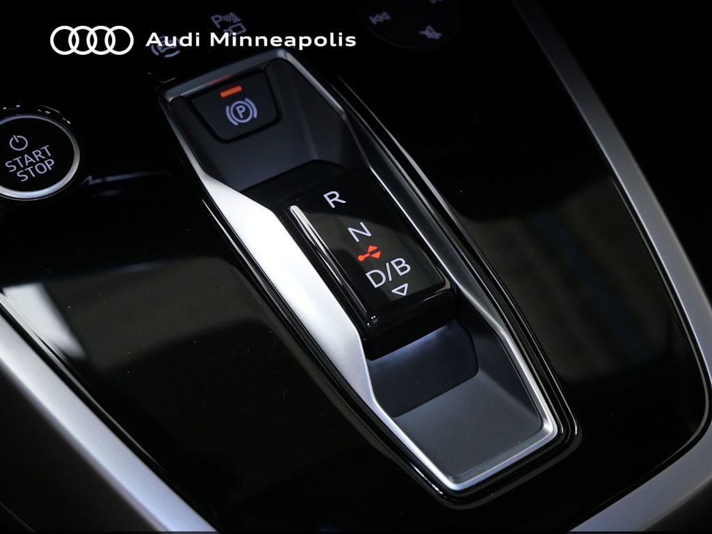 Thumbnail: 2023 Audi Q4 e-tron - 9
