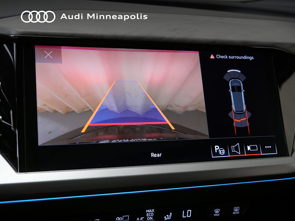 Thumbnail: 2023 Audi Q4 e-tron - 8