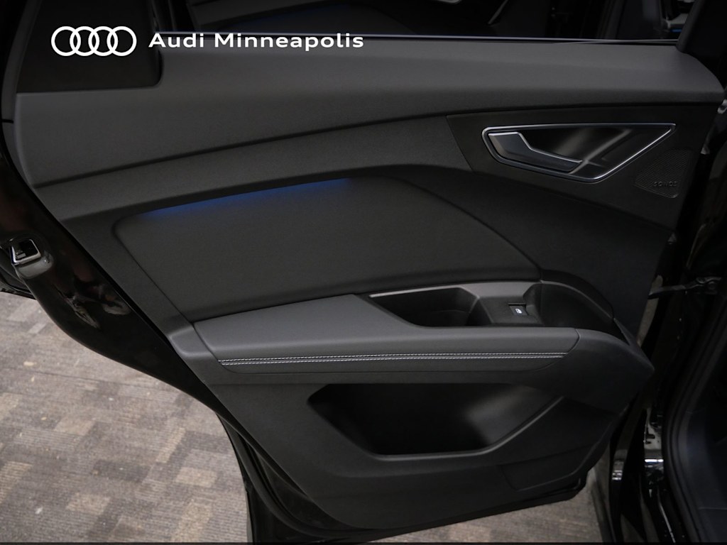 Thumbnail: 2023 Audi Q4 e-tron - 18