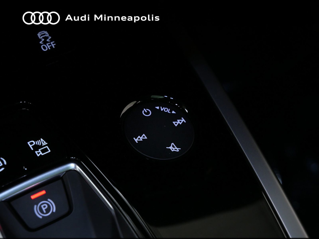 Thumbnail: 2023 Audi Q4 e-tron - 25