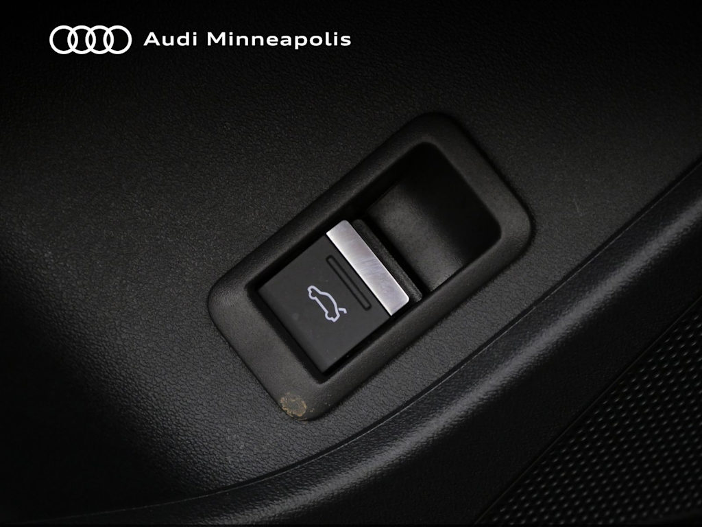 Thumbnail: 2023 Audi Q4 e-tron - 20