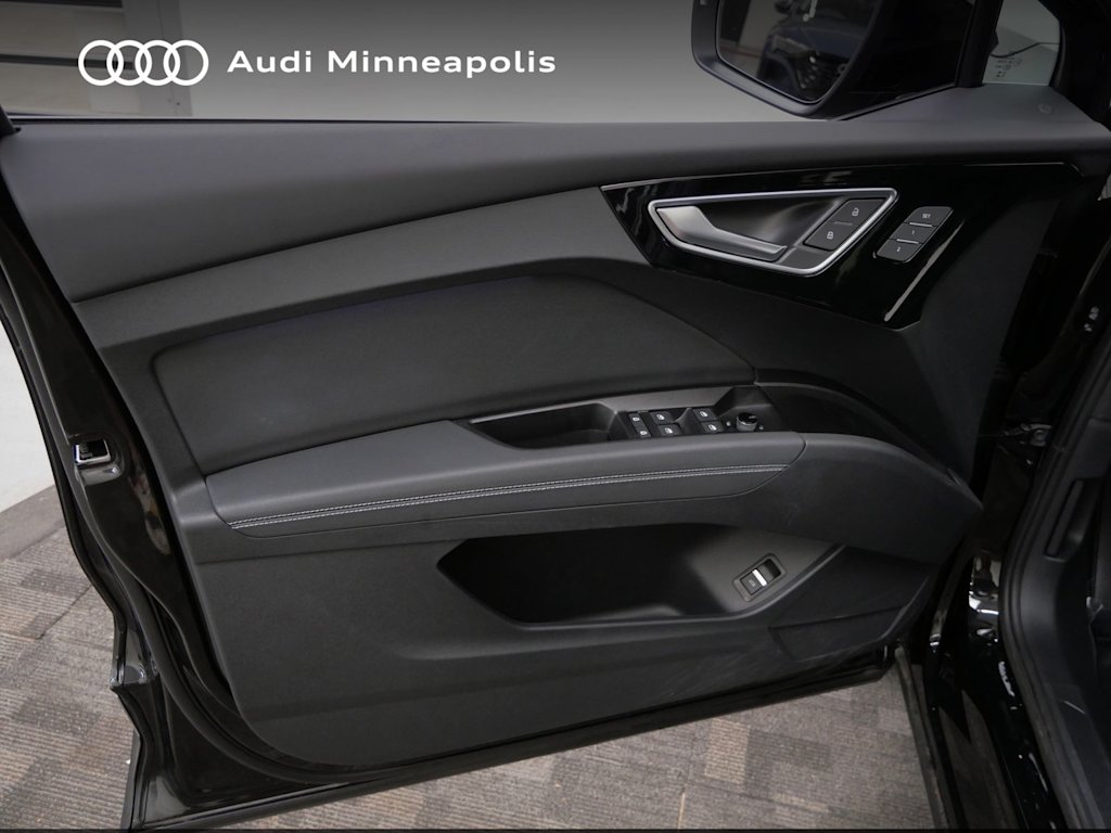 Thumbnail: 2023 Audi Q4 e-tron - 16