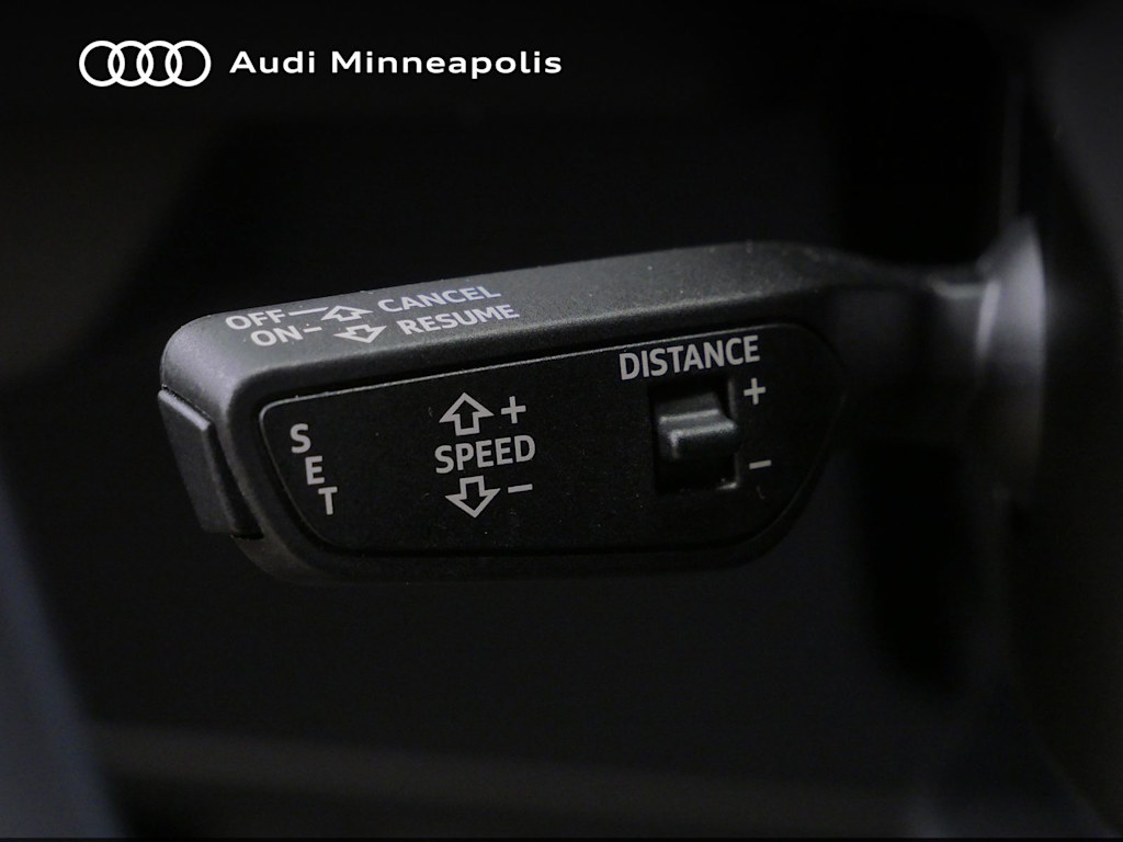 Thumbnail: 2023 Audi Q4 e-tron - 9