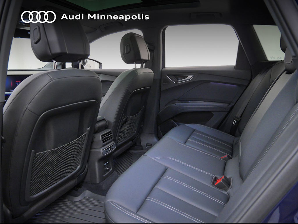 Thumbnail: 2023 Audi Q4 e-tron - 8