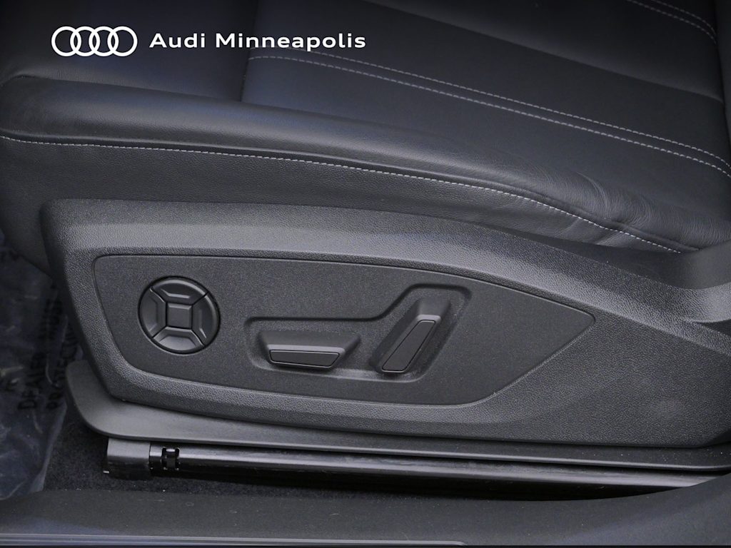 Thumbnail: 2023 Audi Q4 e-tron - 17