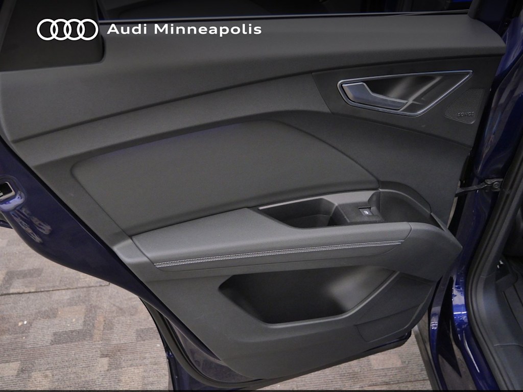 Thumbnail: 2023 Audi Q4 e-tron - 18