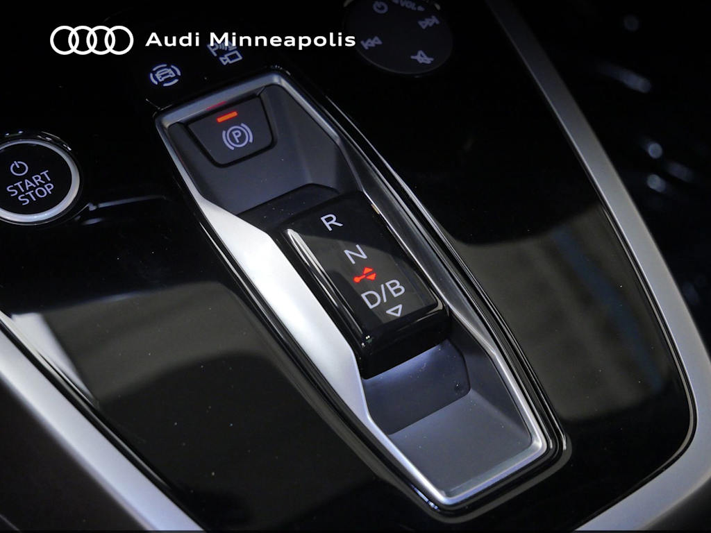 Thumbnail: 2023 Audi Q4 e-tron - 10