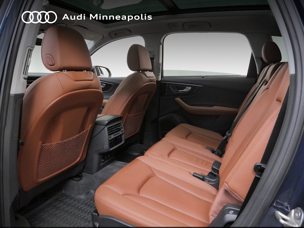 Thumbnail: 2023 Audi Q7 - 9