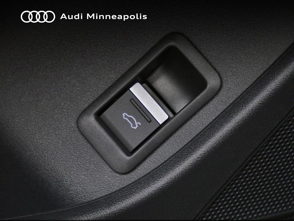 Thumbnail: 2025 Audi Q4 e-tron - 19