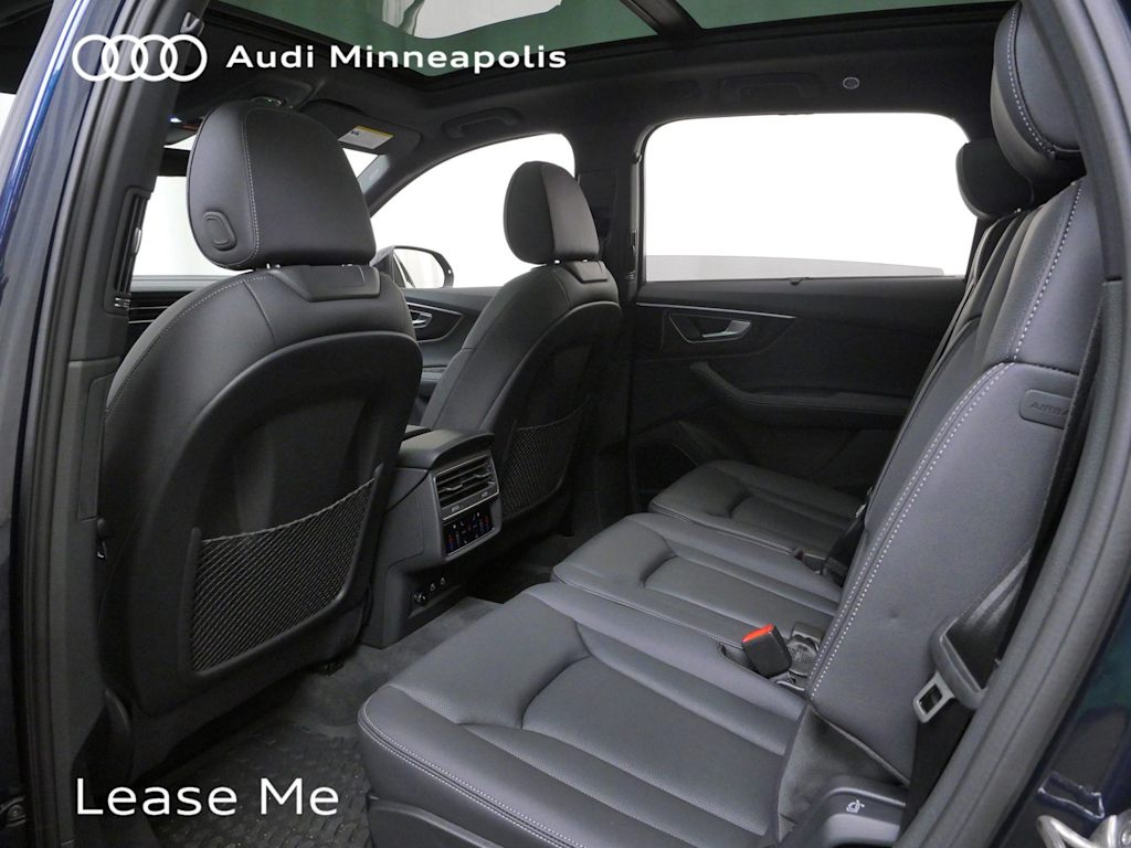 Thumbnail: 2026 Audi Q7 - 9