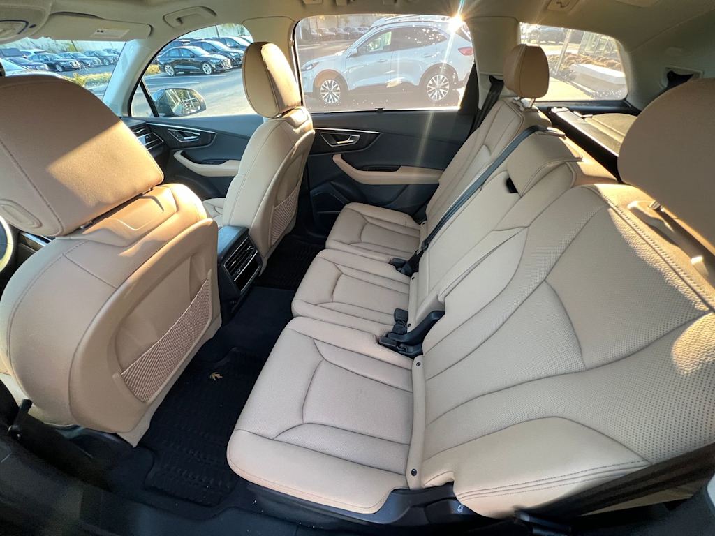 Thumbnail: 2025 Audi Q7 - 5