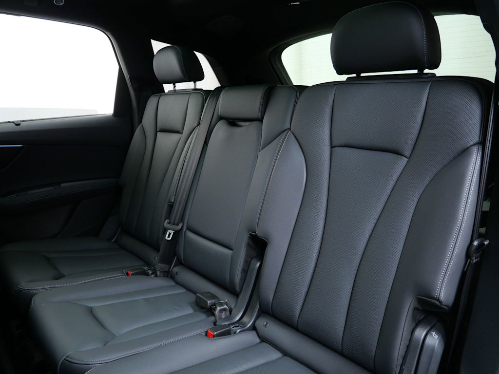 Thumbnail: 2026 Audi Q7 - 7