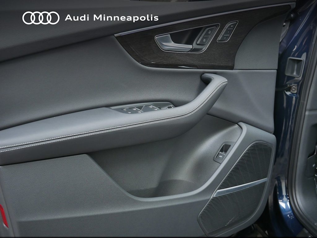 Thumbnail: 2025 Audi Q7 - 18