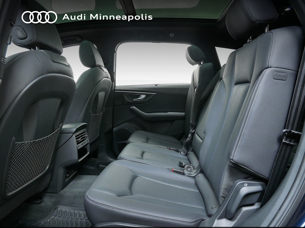 Thumbnail: 2025 Audi Q7 - 9