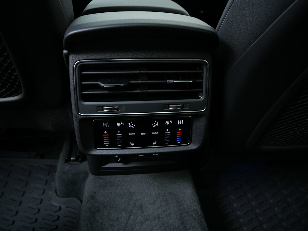 Thumbnail: 2026 Audi Q7 - 15