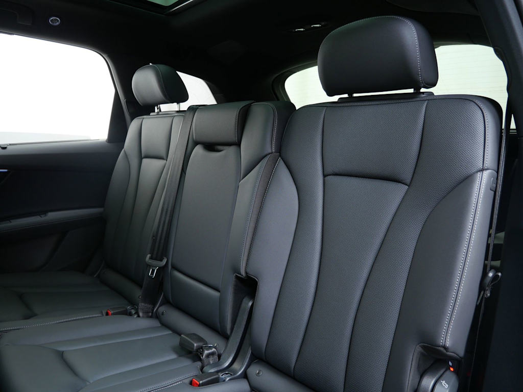 Thumbnail: 2026 Audi Q7 - 8