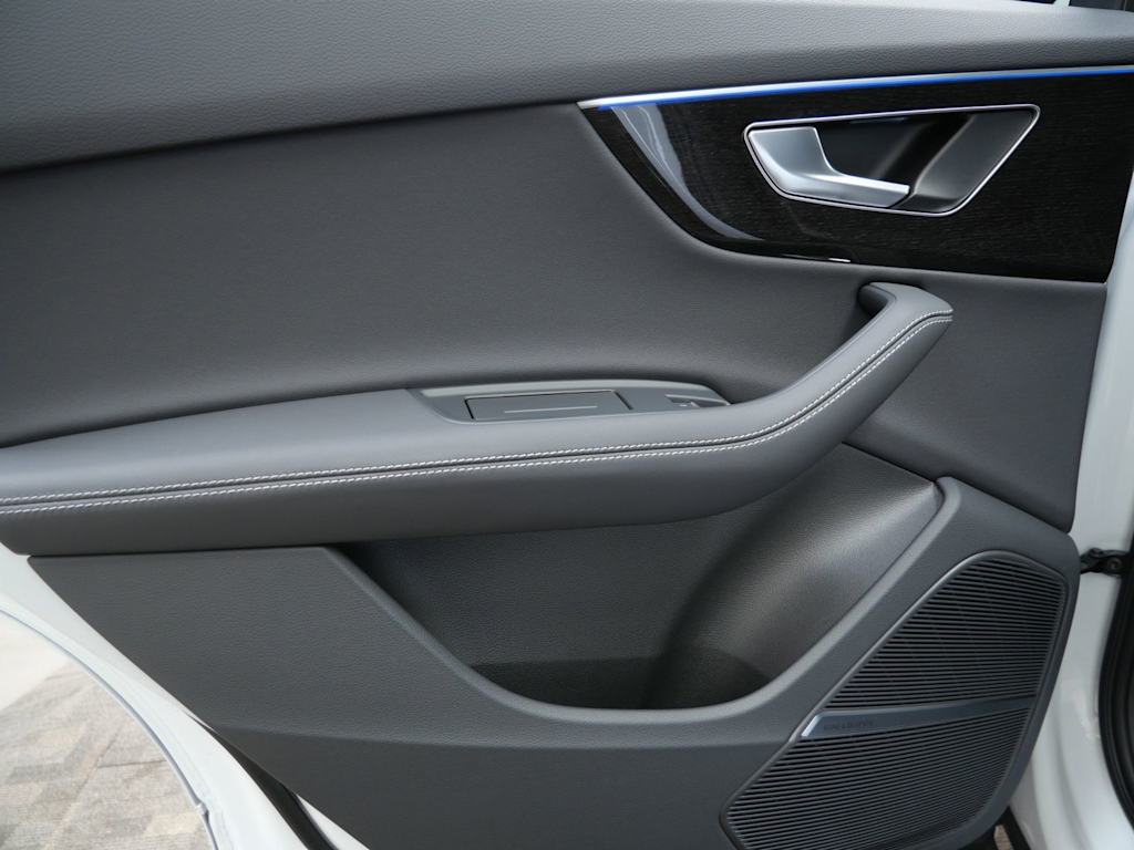 Thumbnail: 2026 Audi Q7 - 14