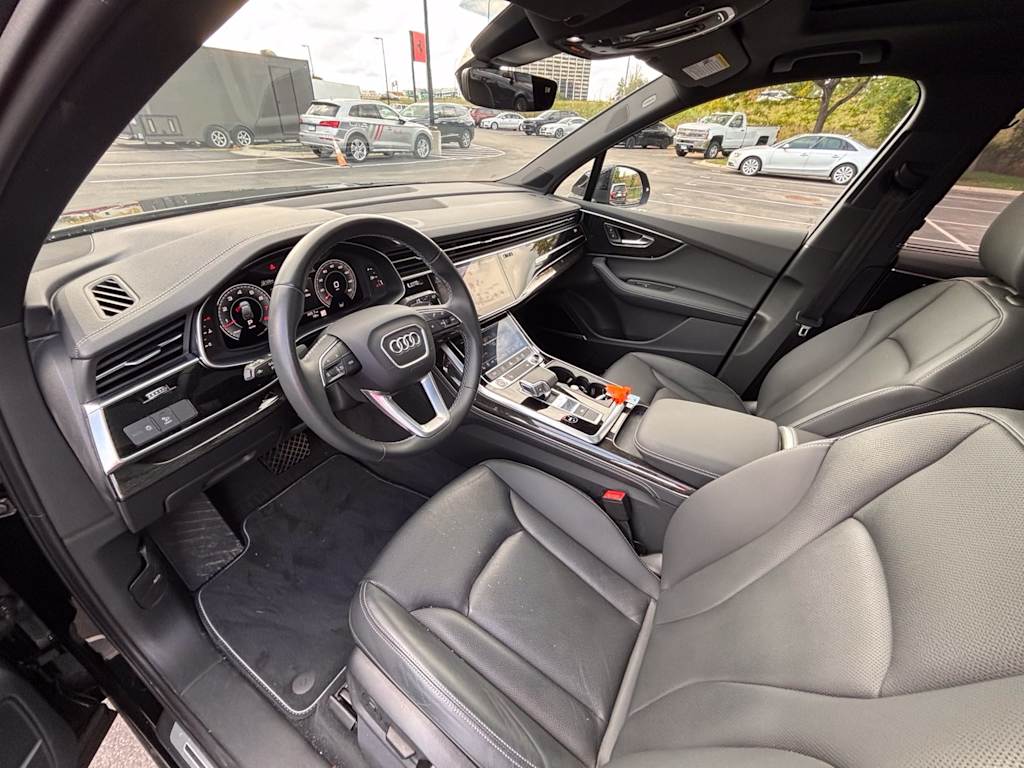 Thumbnail: 2025 Audi Q7 - 2
