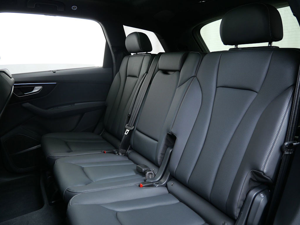 Thumbnail: 2026 Audi Q7 - 7