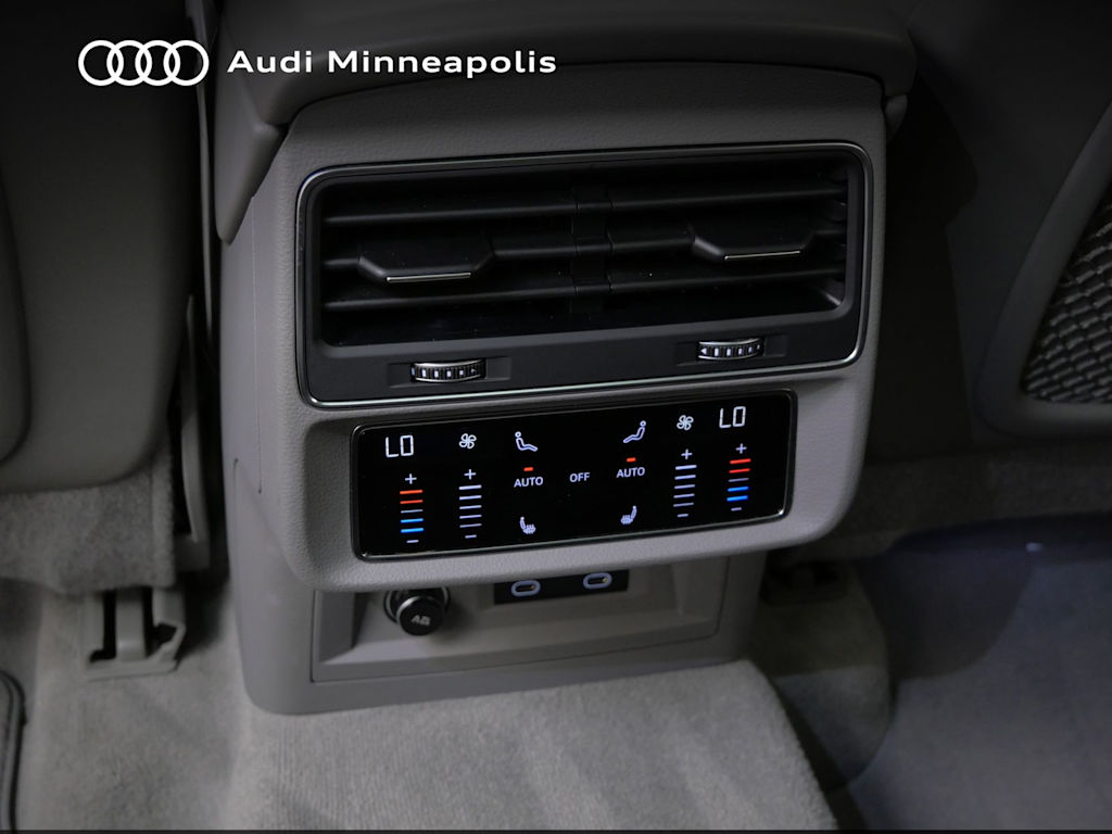 Thumbnail: 2023 Audi Q7 - 20