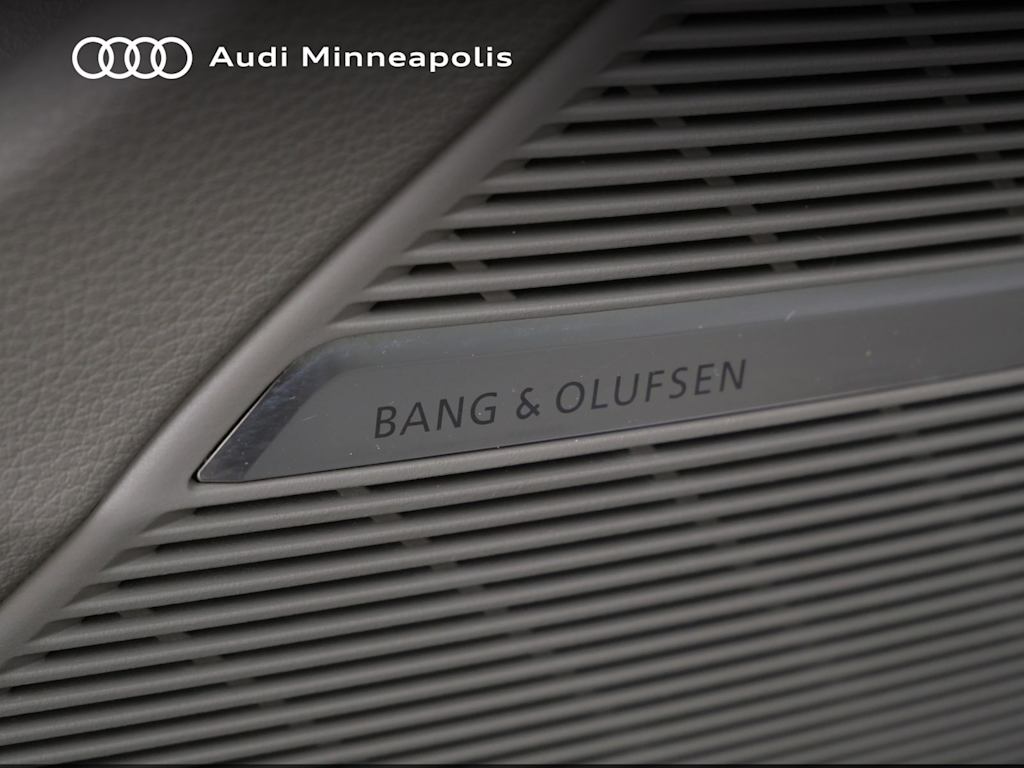 Thumbnail: 2023 Audi Q7 - 7