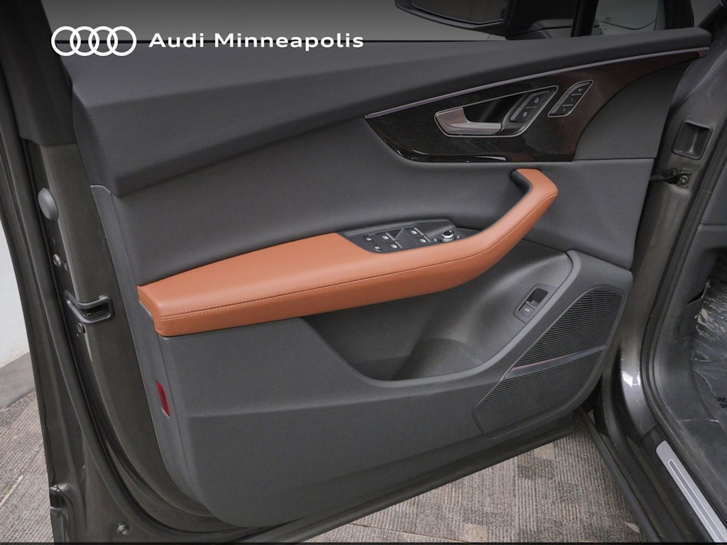 Thumbnail: 2024 Audi Q7 - 15