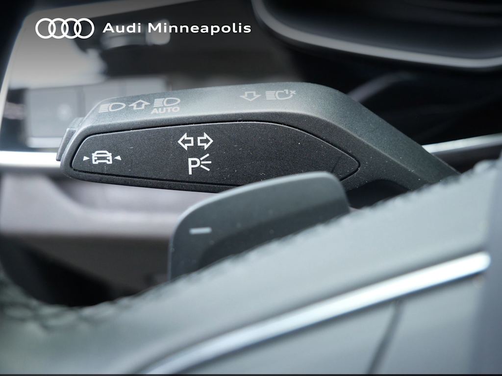 Thumbnail: 2023 Audi Q7 - 25