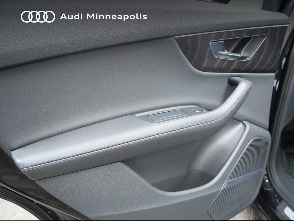 Thumbnail: 2023 Audi Q7 - 19