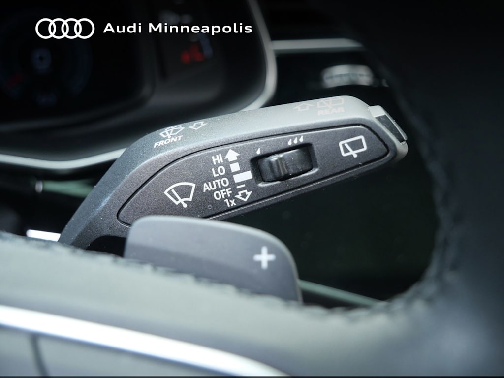 Thumbnail: 2023 Audi Q7 - 7