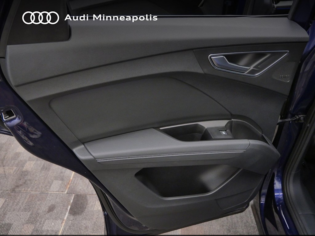 Thumbnail: 2023 Audi Q4 e-tron - 17