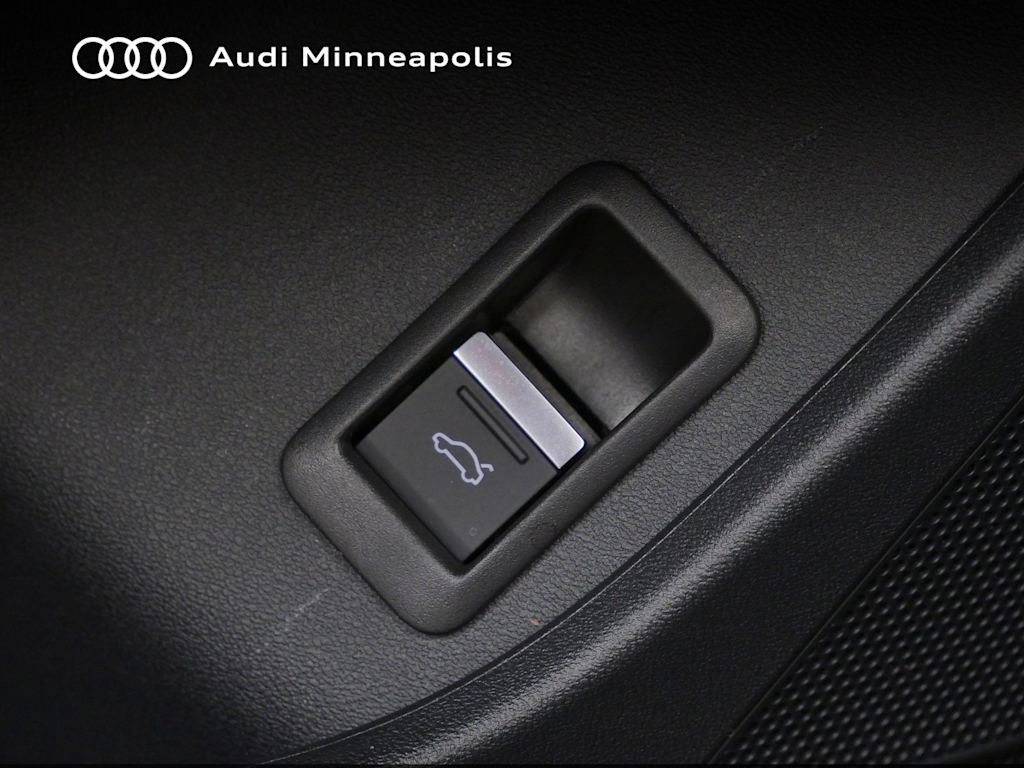 Thumbnail: 2023 Audi Q4 e-tron - 19