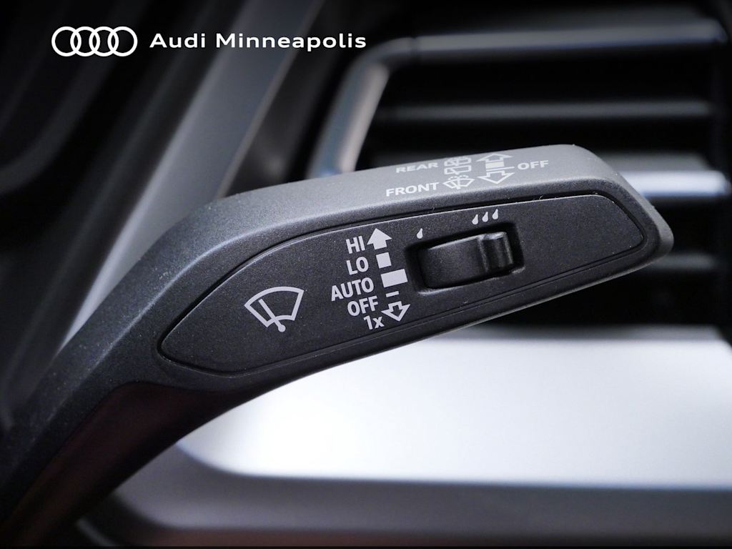 Thumbnail: 2023 Audi Q4 e-tron - 25