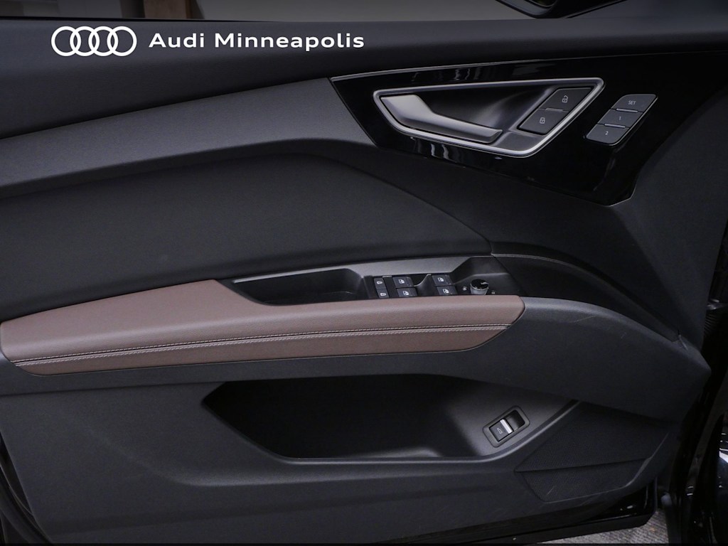 Thumbnail: 2023 Audi Q4 e-tron - 15
