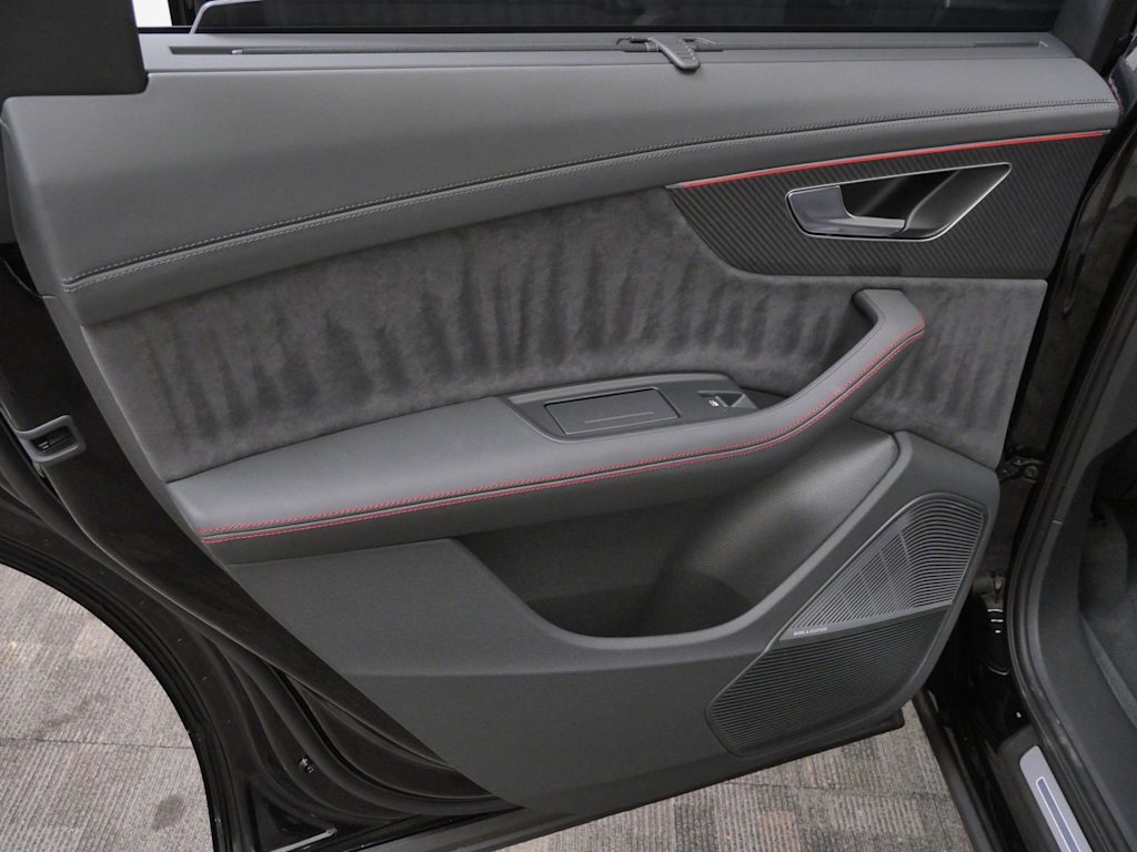 Thumbnail: 2026 Audi SQ7 - 14