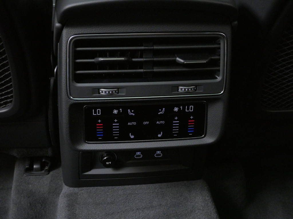 Thumbnail: 2026 Audi SQ7 - 15