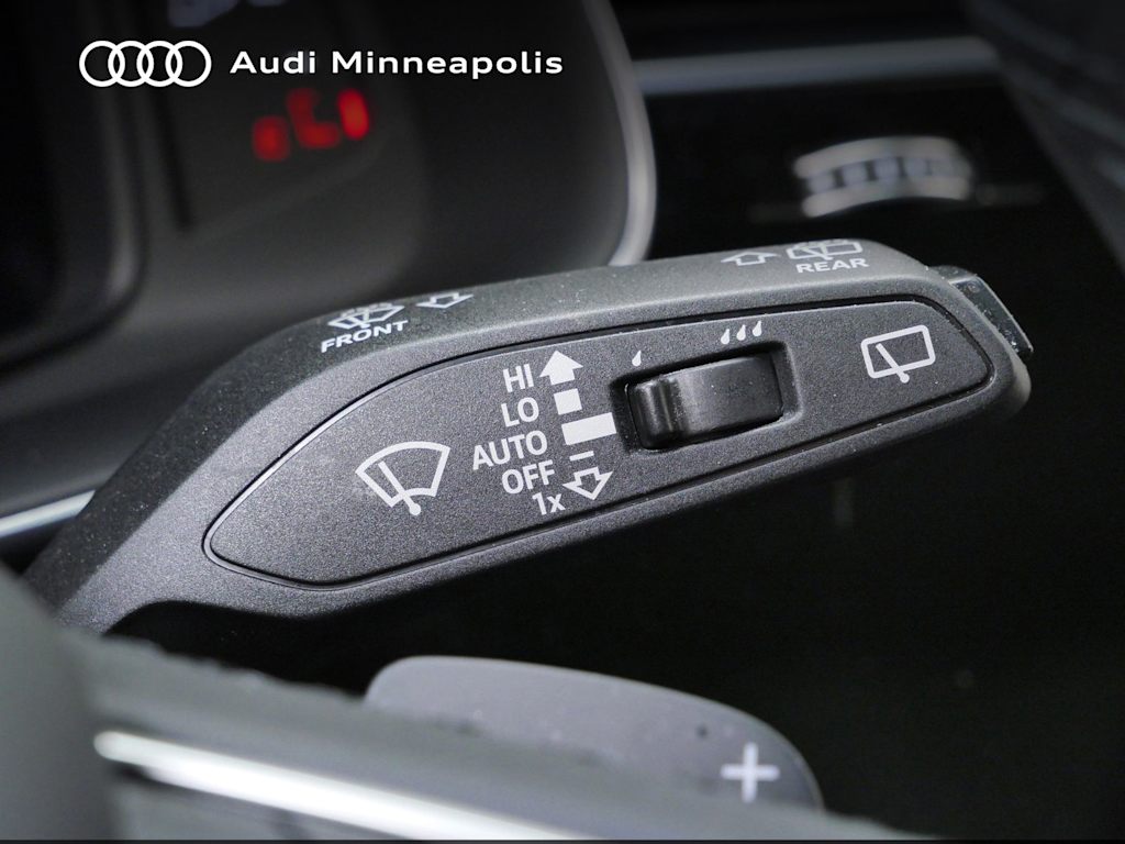 Thumbnail: 2023 Audi Q7 - 12