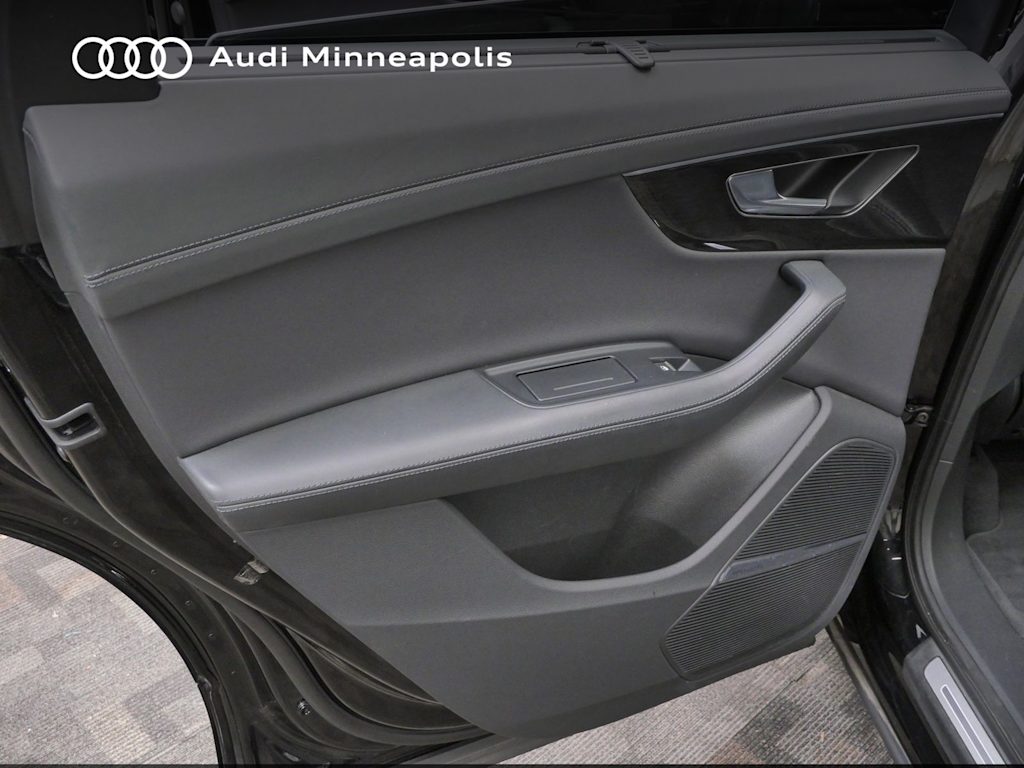 Thumbnail: 2023 Audi Q7 - 19