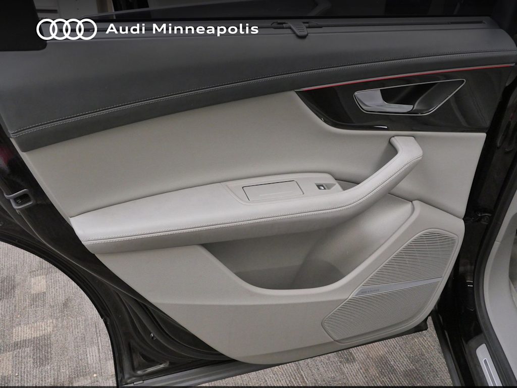 Thumbnail: 2023 Audi Q7 - 16