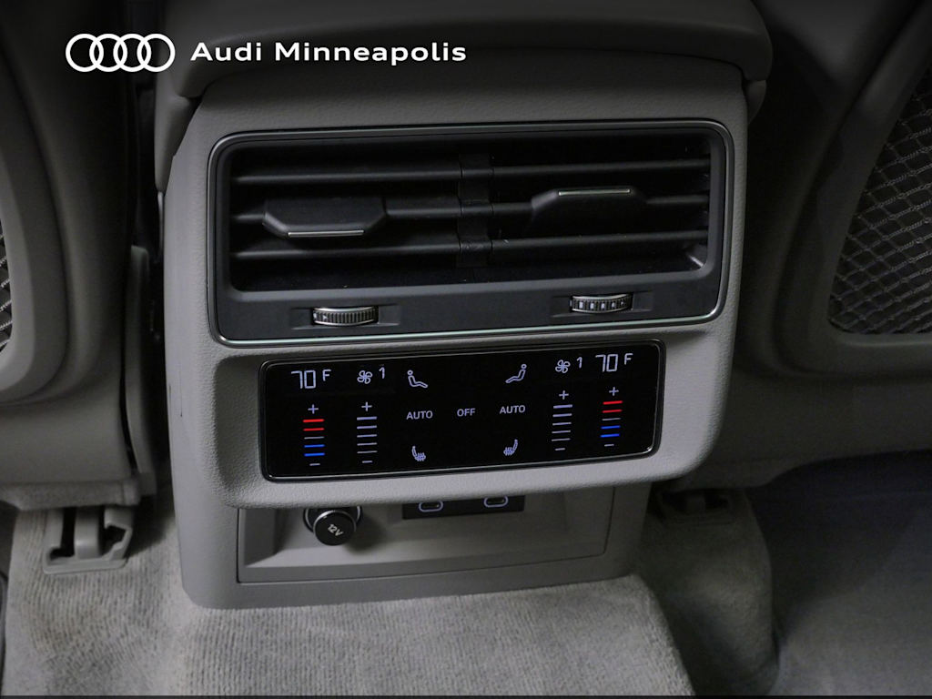 Thumbnail: 2023 Audi Q7 - 17
