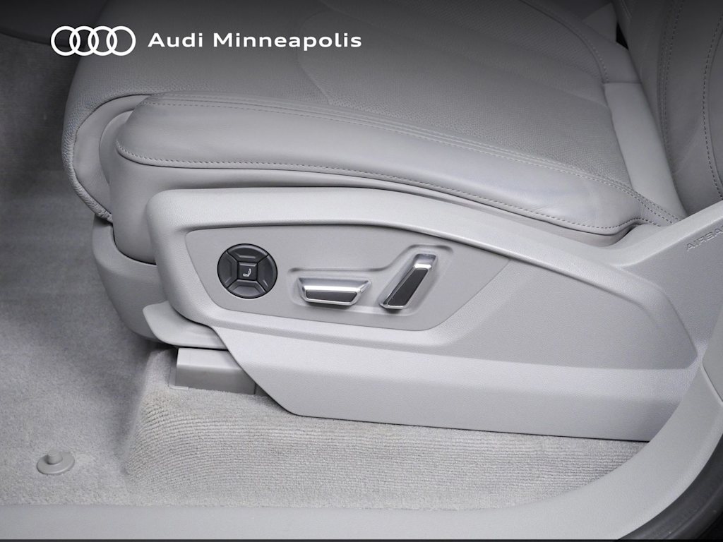 Thumbnail: 2023 Audi Q7 - 15